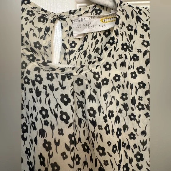 Shawna Lea Floral Top - Picture 3 of 11